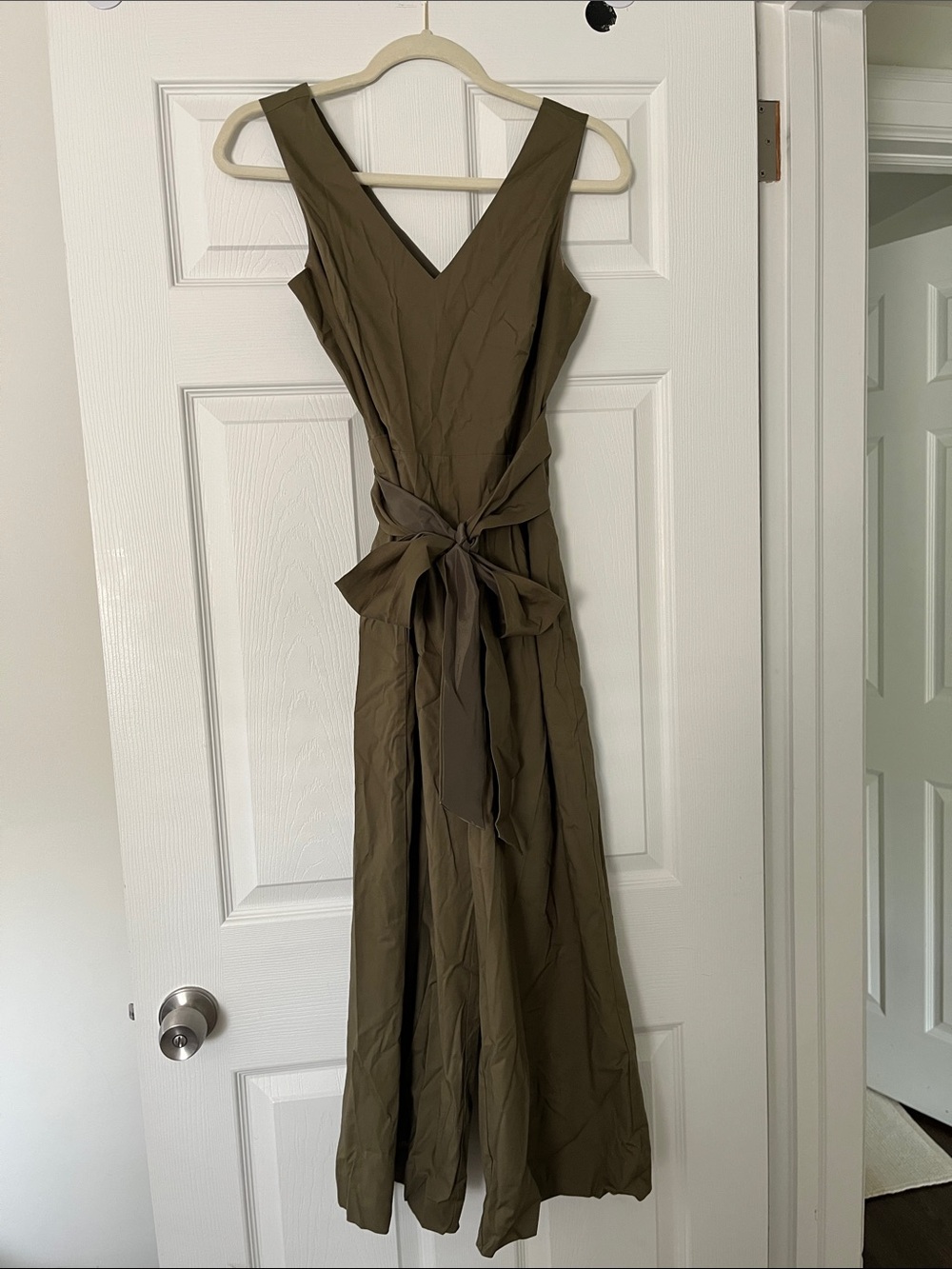 Sleeveless Olive Green V-Neck Tie-Waist Jumpsuit
